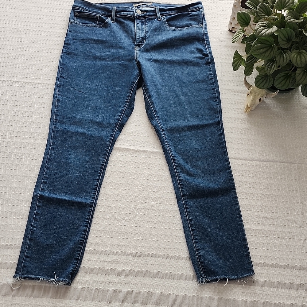 Levi's Women's Straight Leg Jeans in Deep Blue